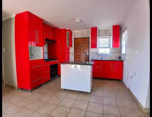 3 BEDROOM HOUSE FOR SALE IN PROTEA GLEN